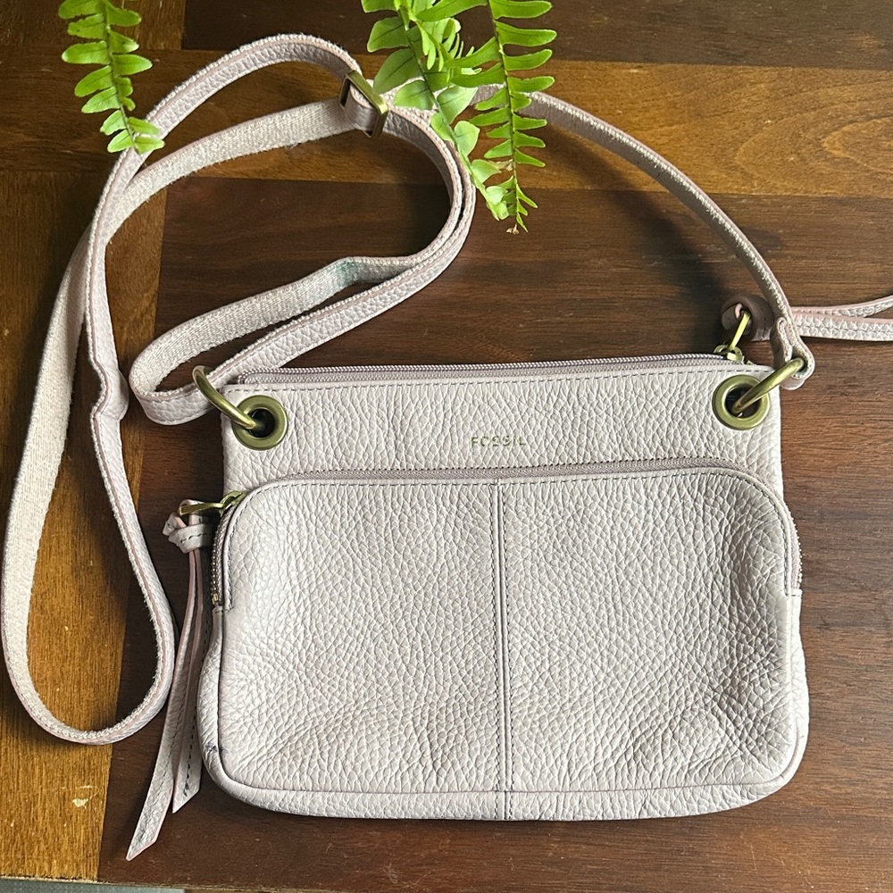 Fossil Genuine Leather Like New Women's Soft Pink Crossbody Bag